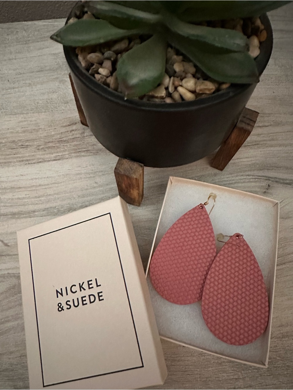 Nickel & Suede Mauve pink Textured leather Teardrop Earrings